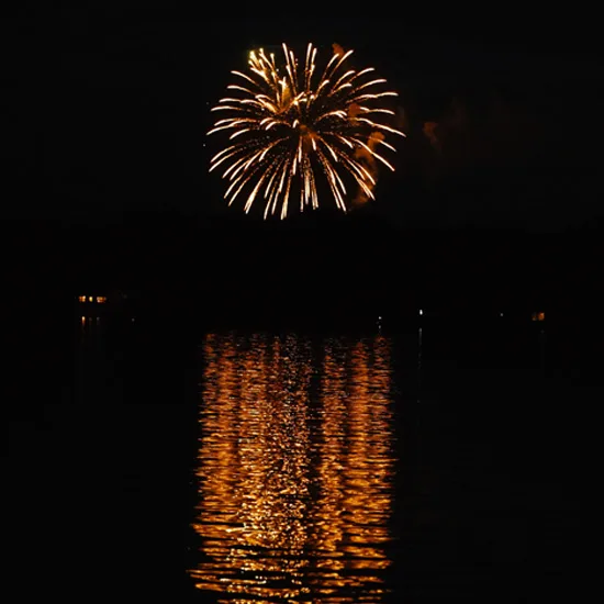 Noche de fuegos